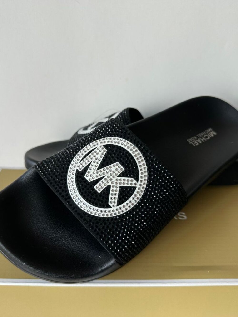 NIB Michael Kors Gilmore Slide Sandals Black With Rhinestone Logo Size 7 - Picture 4 of 4